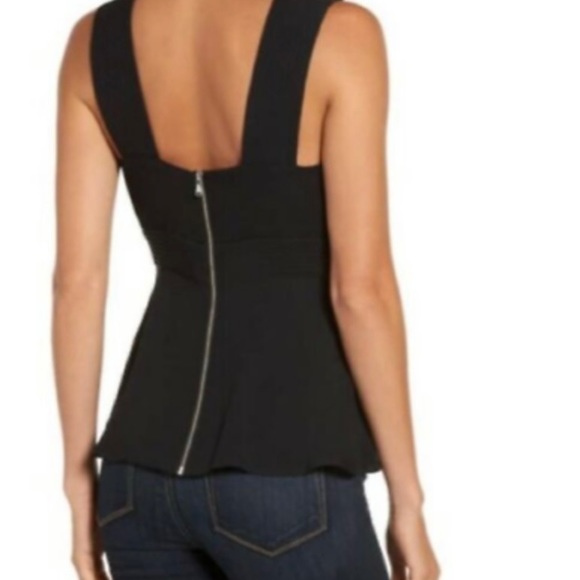 Women’s Trouve Crepe Seamed Tank Top V Neck - Picture 2 of 7